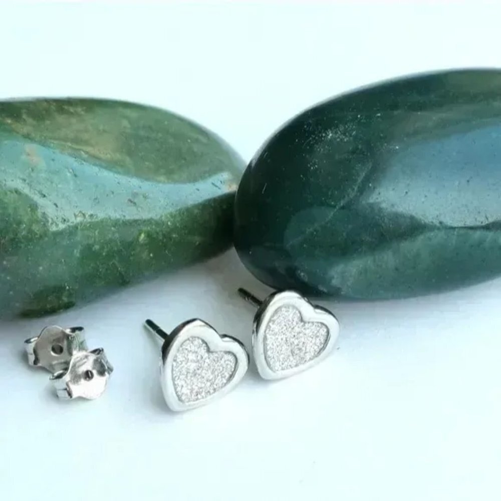 Sterling Silver stardust  small heart stud earrings 🆕